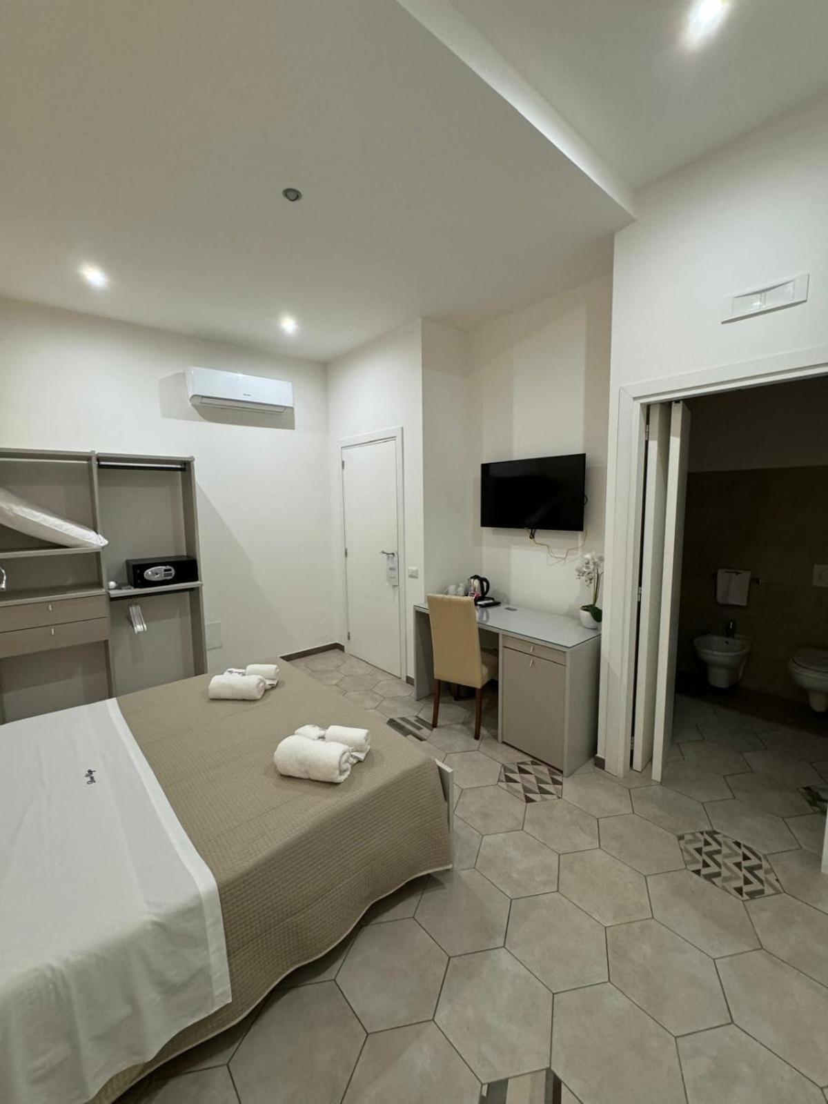 Don Ugo Luxury Rooms Tropea Extérieur photo